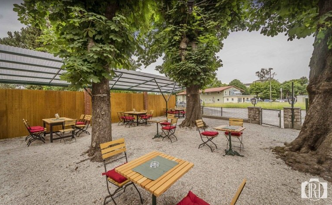 Gastgarten unter den Kastanien